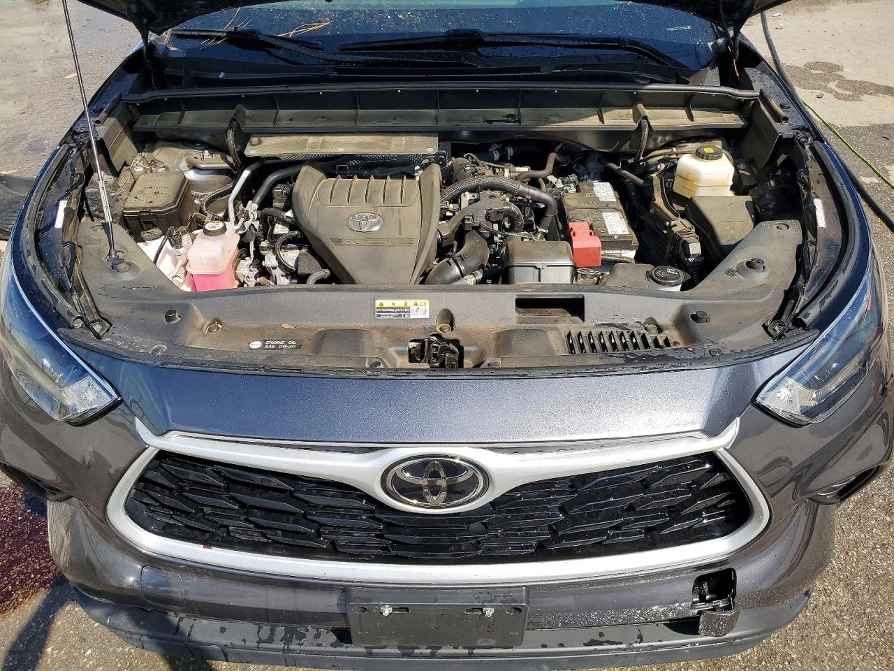 2023 TOYOTA HIGHLANDER XLE photo 34