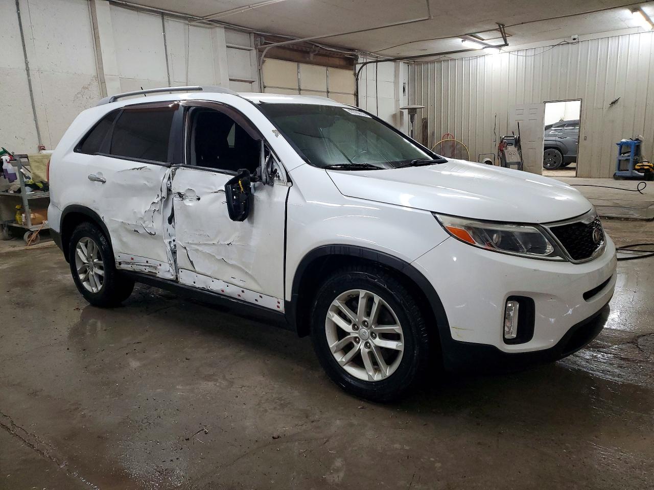 2015 KIA SORENTO LX photo 7