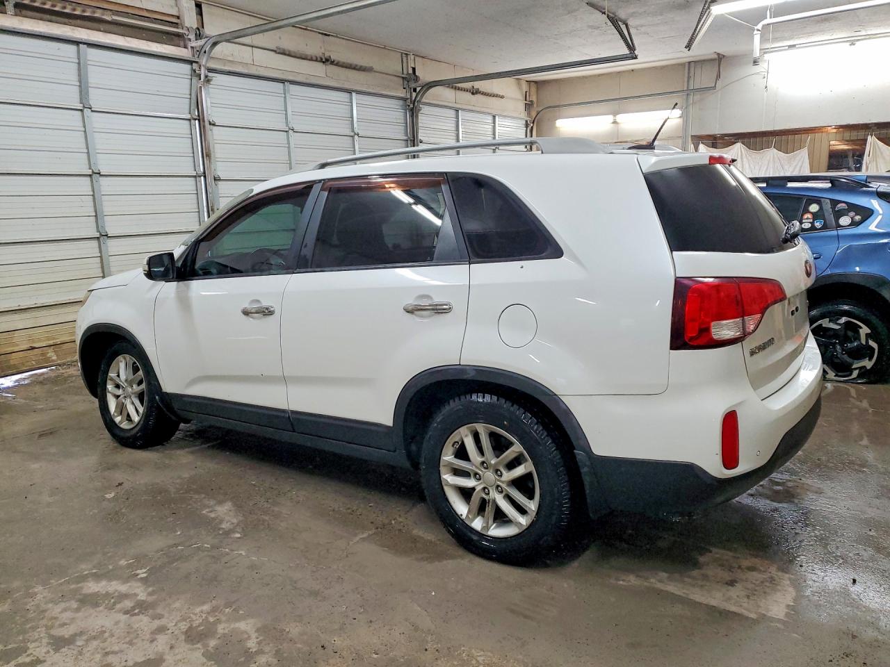 2015 KIA SORENTO LX photo 3