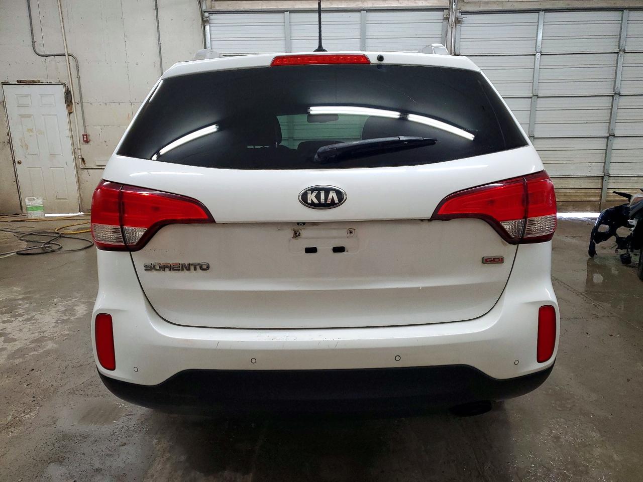 2015 KIA SORENTO LX photo 11