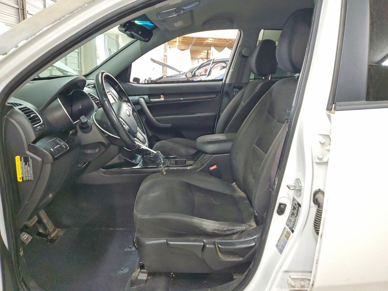 2015 KIA SORENTO LX photo 13