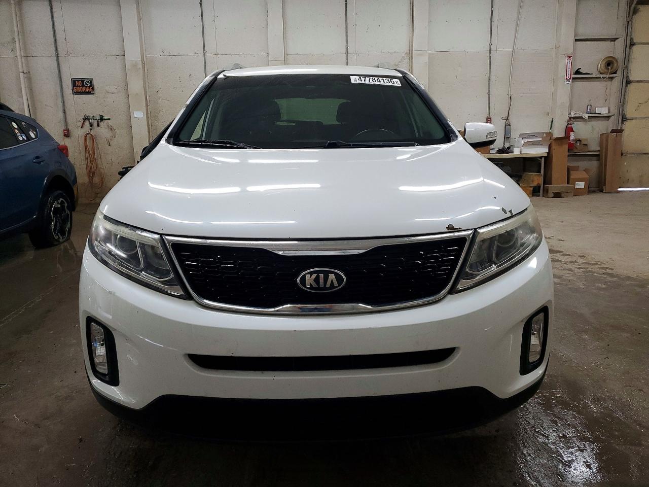 2015 KIA SORENTO LX photo 9