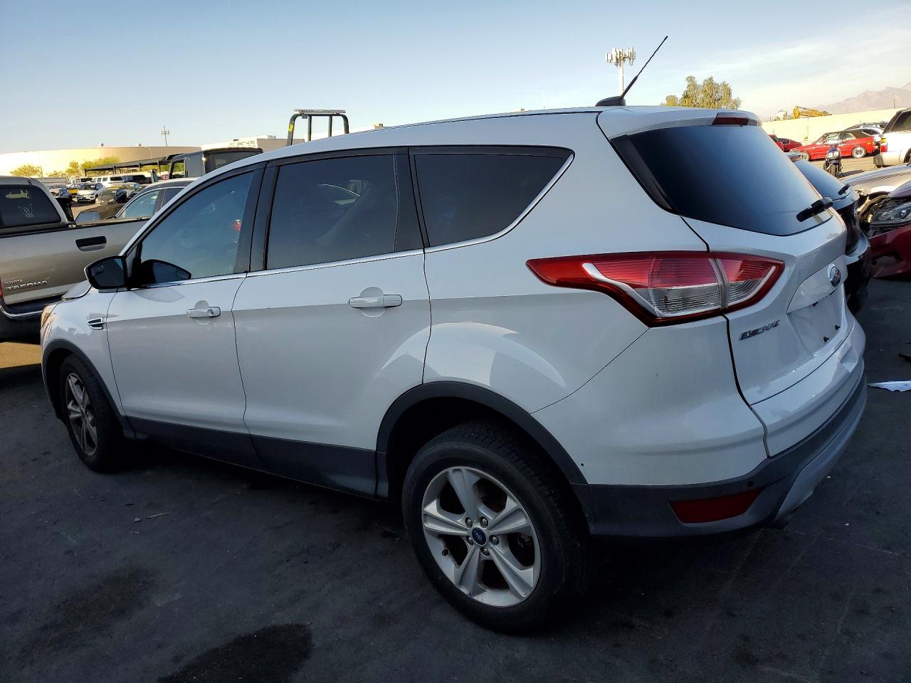 2014 FORD ESCAPE SE photo 4