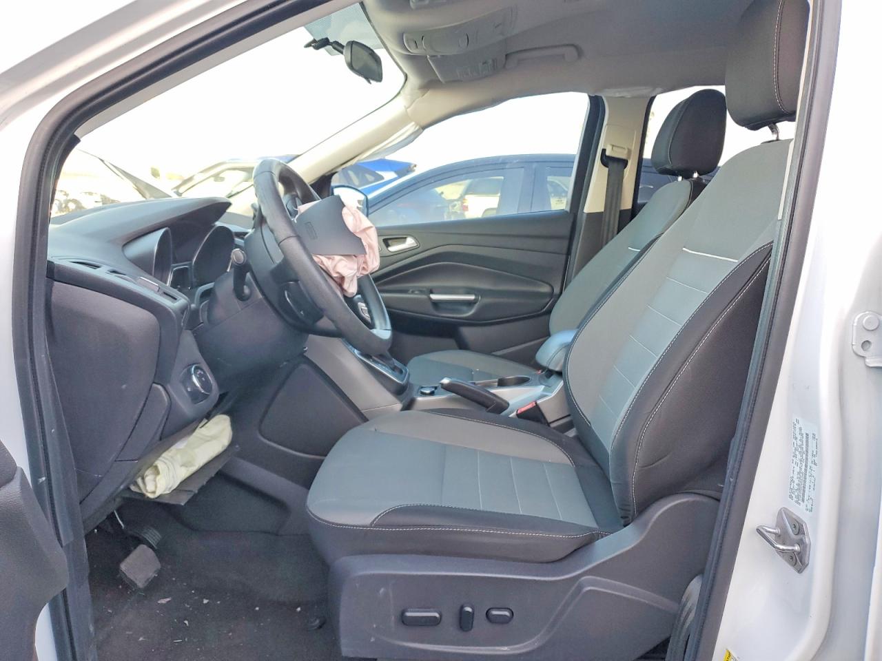 2014 FORD ESCAPE SE photo 19