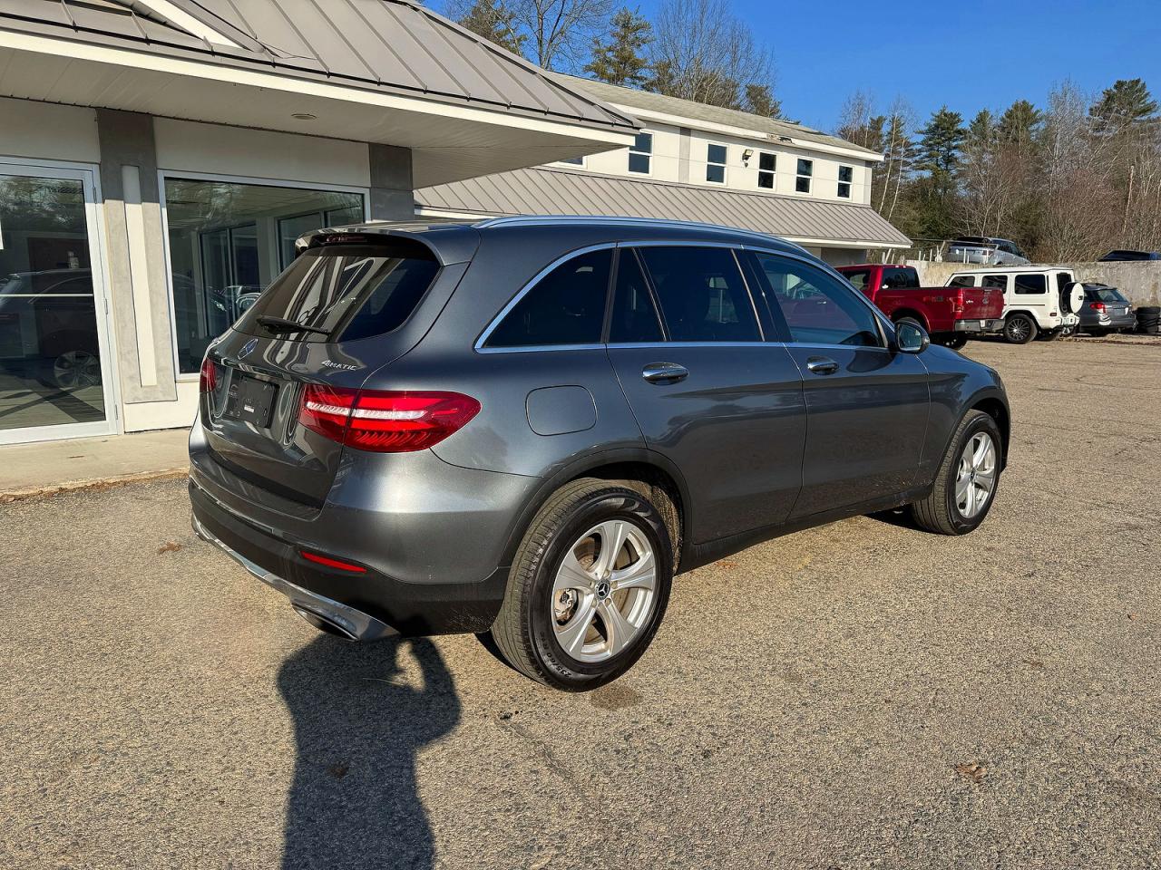 2017 MERCEDES-BENZ GLC 300 4MATIC photo 4