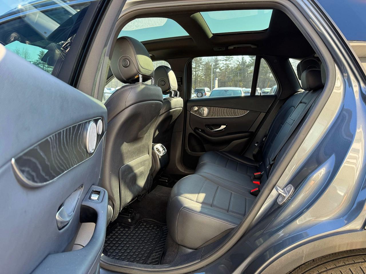 2017 MERCEDES-BENZ GLC 300 4MATIC photo 7