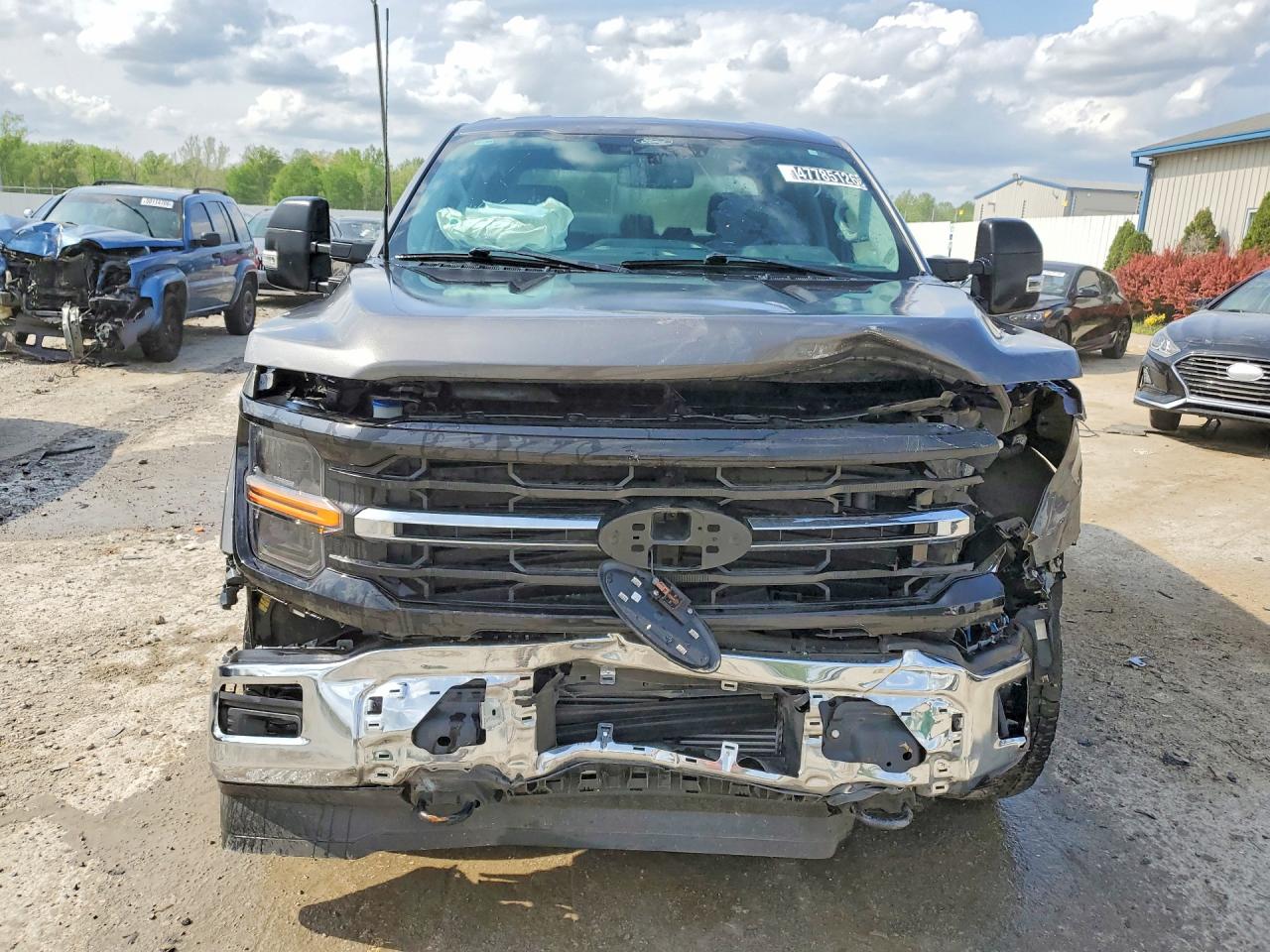 2024 FORD F150 XLT photo 9