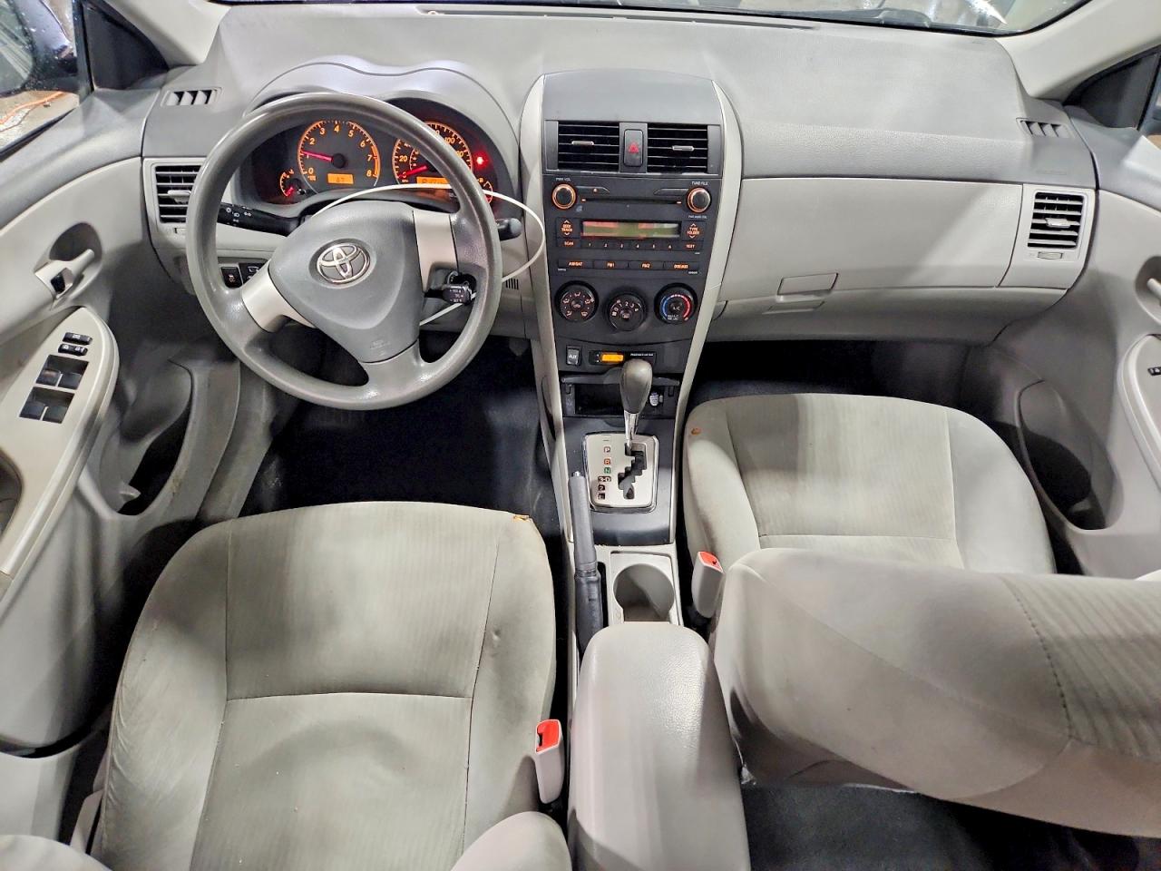 2010 TOYOTA COROLLA LE photo 15