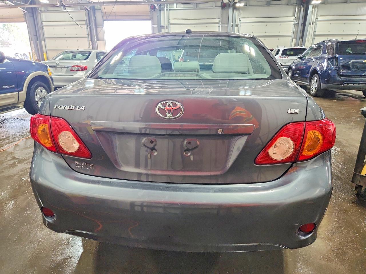 2010 TOYOTA COROLLA LE photo 11