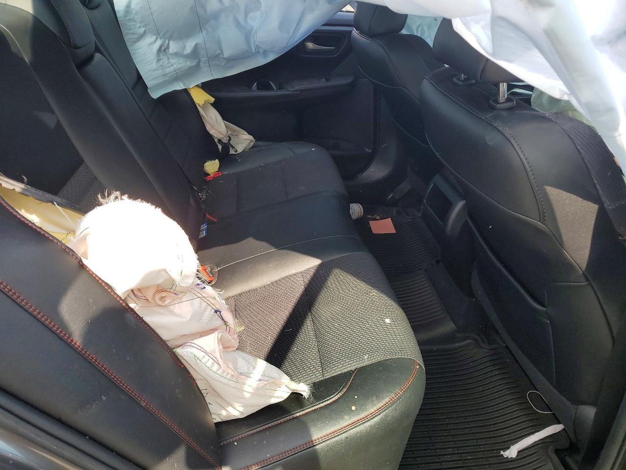 2016 TOYOTA CAMRY SE photo 10