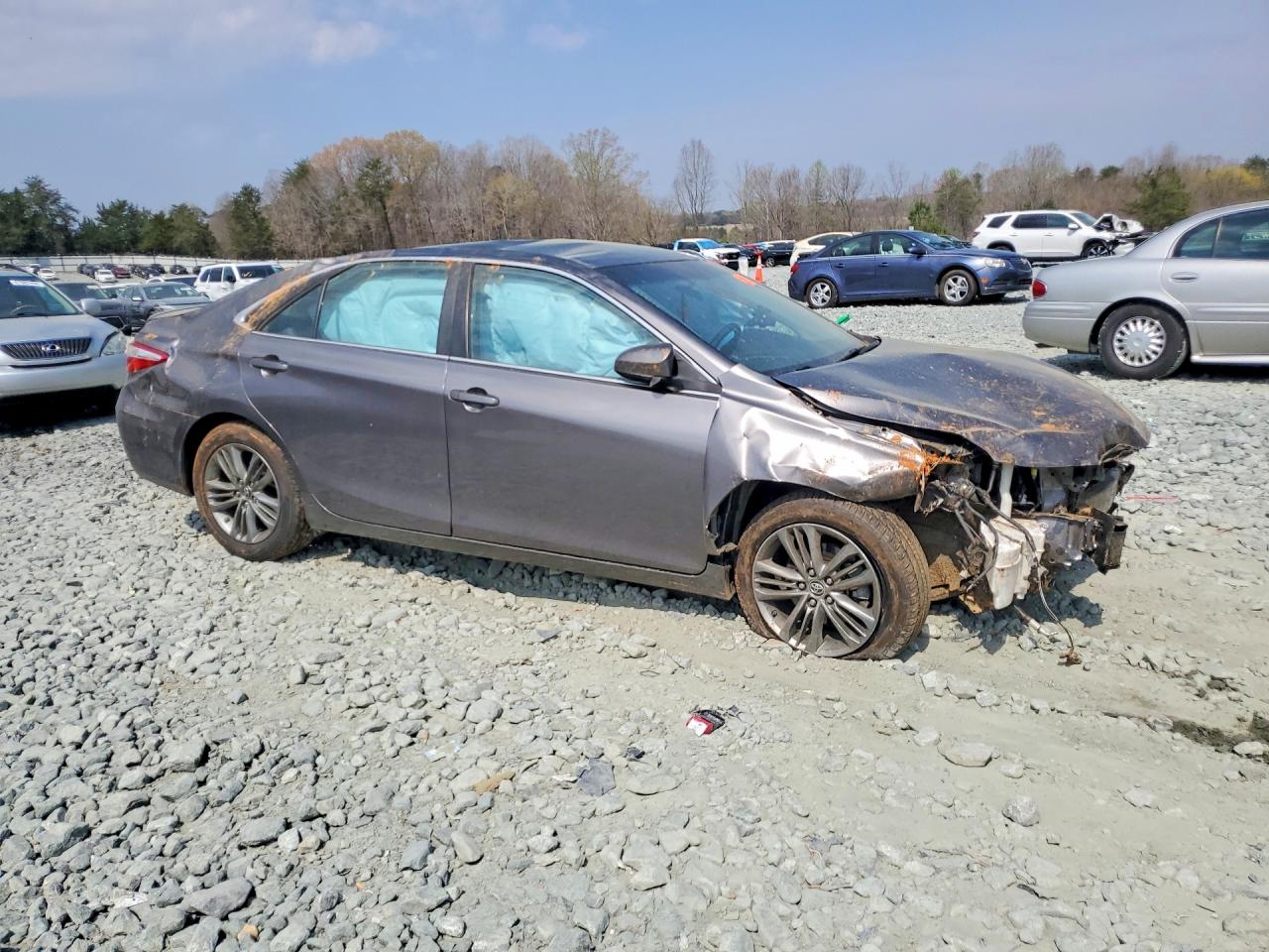2016 TOYOTA CAMRY SE photo 4