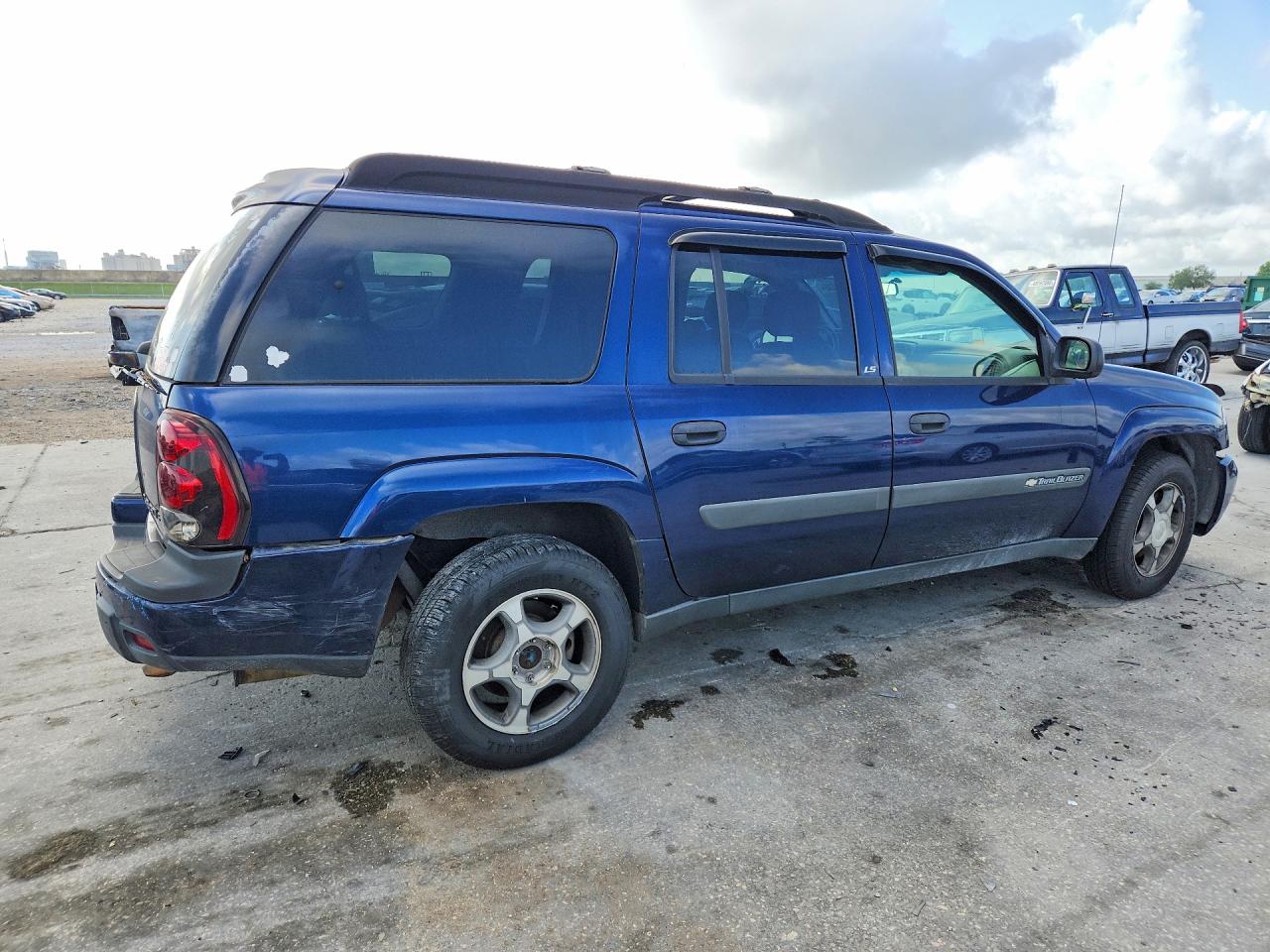 2004 CHEVROLET TRAILBLAZER EXT LS photo 3