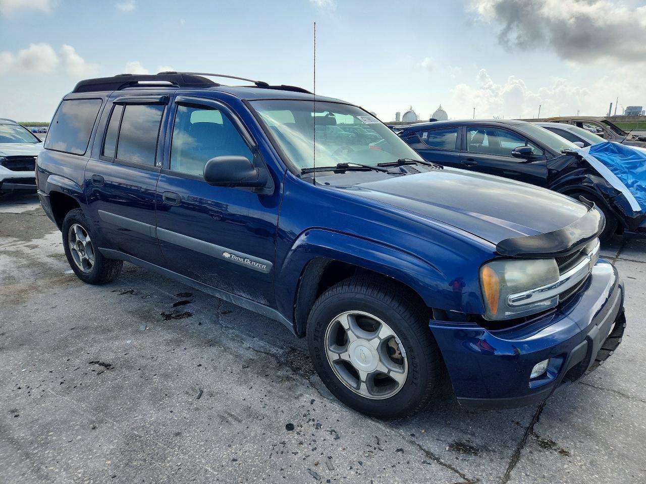 2004 CHEVROLET TRAILBLAZER EXT LS photo 4