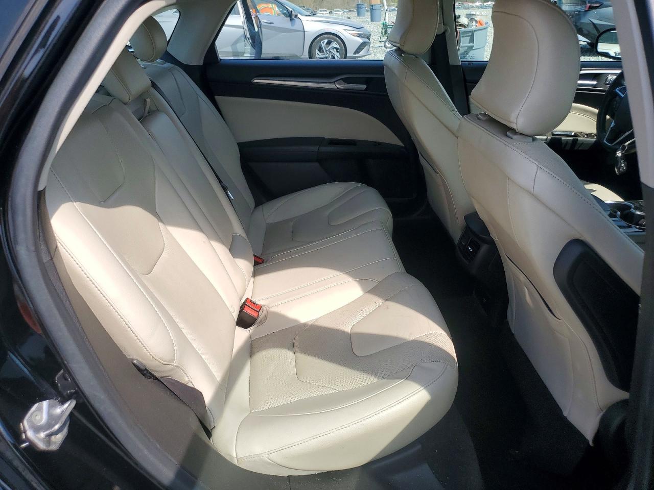 2016 FORD FUSION photo 19