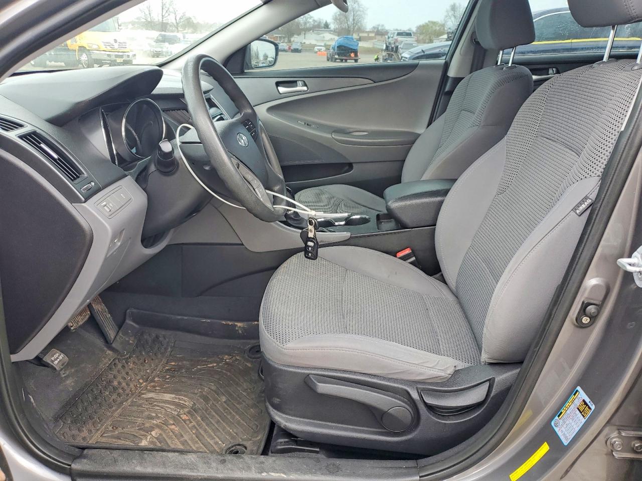 2011 HYUNDAI SONATA GLS photo 13