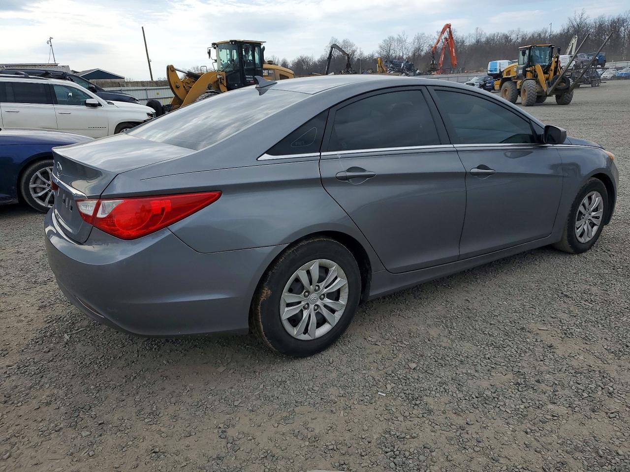2011 HYUNDAI SONATA GLS photo 5