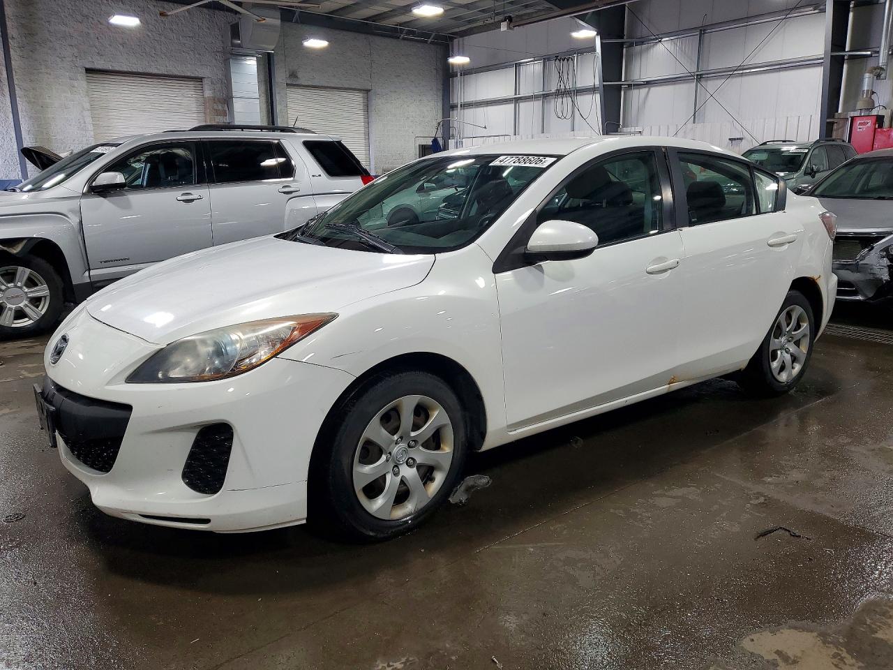2013 MAZDA 3
