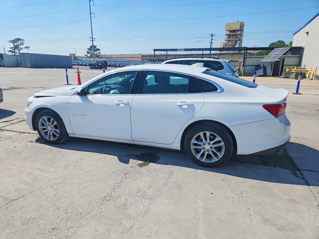 2018 CHEVROLET MALIBU LT photo 3