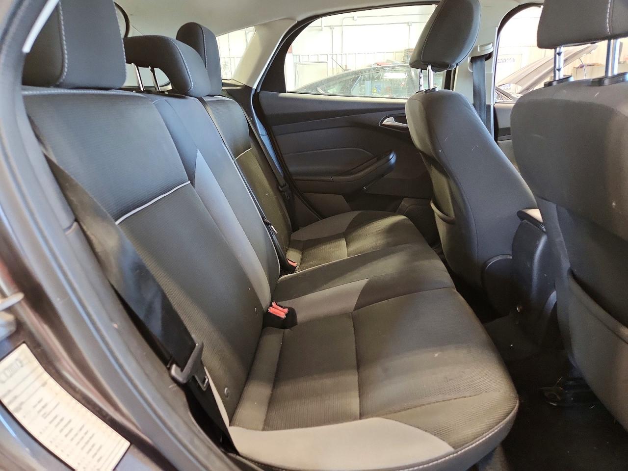 2014 FORD FOCUS SE photo 28