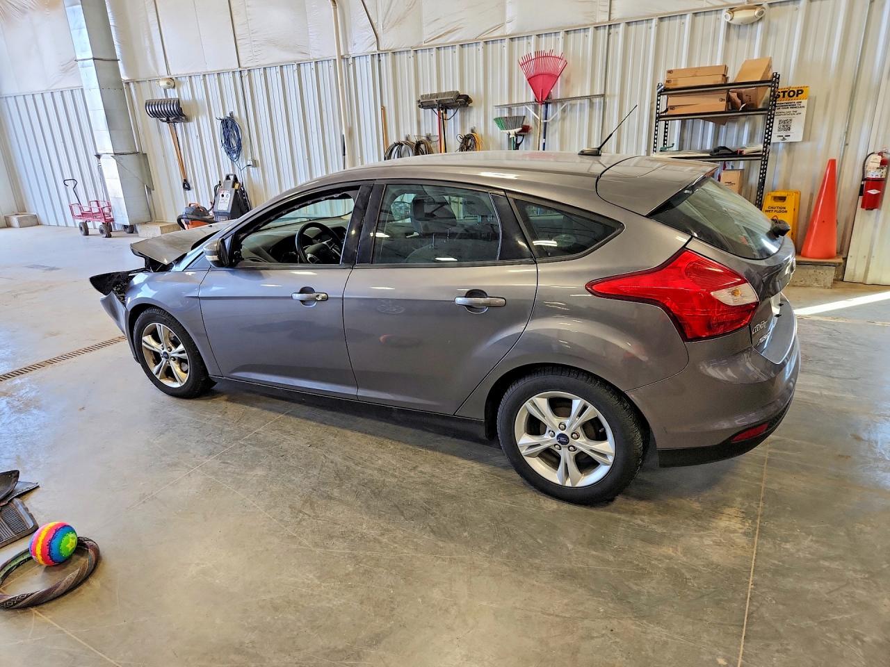 2014 FORD FOCUS SE photo 4