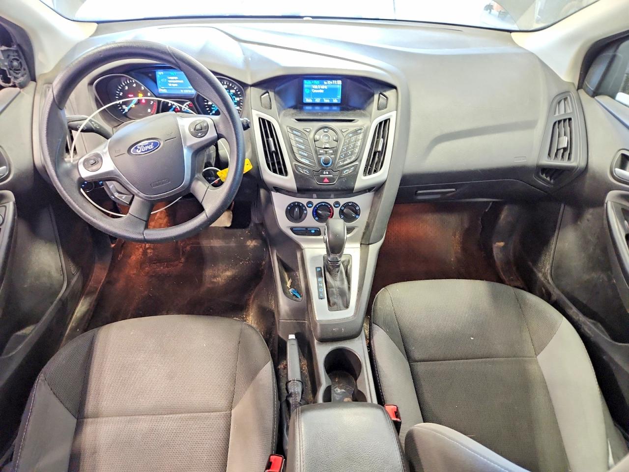2014 FORD FOCUS SE photo 22