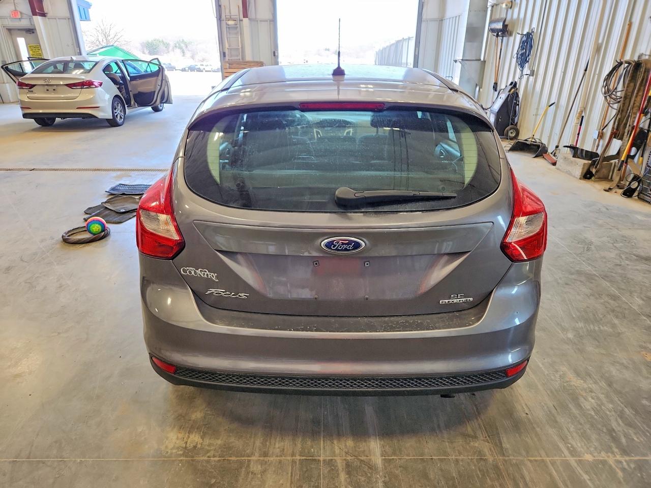 2014 FORD FOCUS SE photo 16