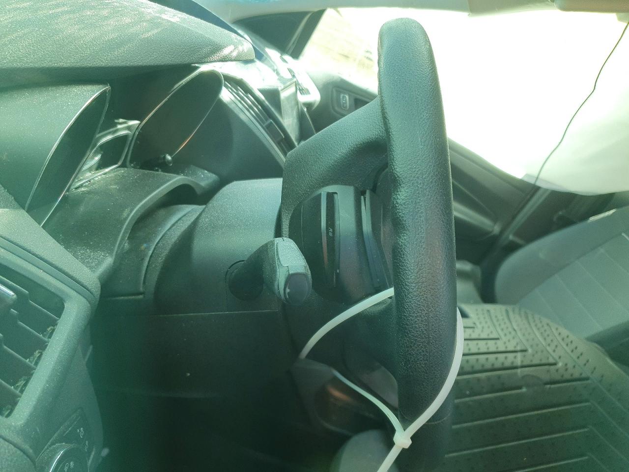 2015 FORD ESCAPE SE photo 9