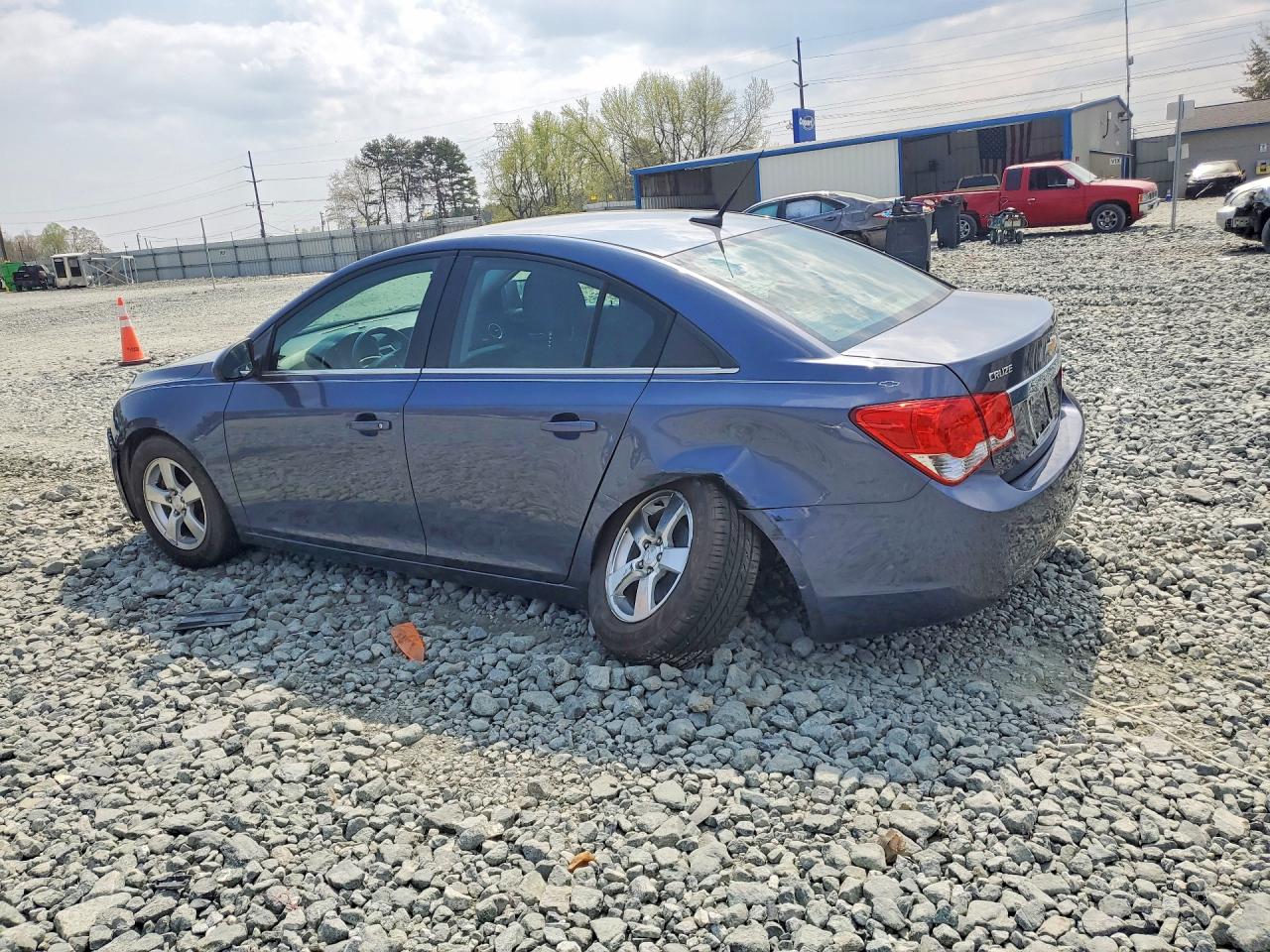 2013 CHEVROLET CRUZE LT photo 2