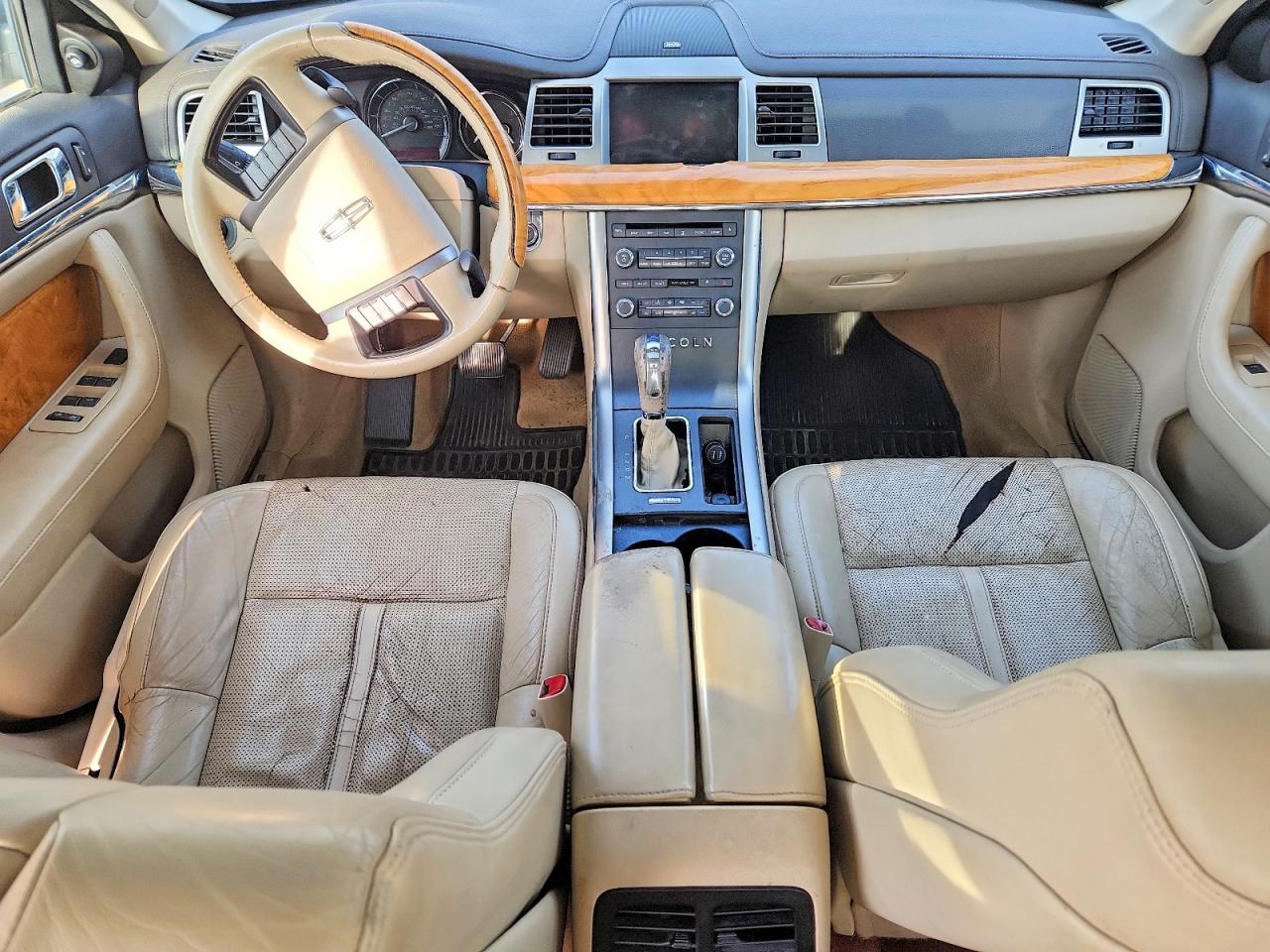 2010 LINCOLN MKS photo 15