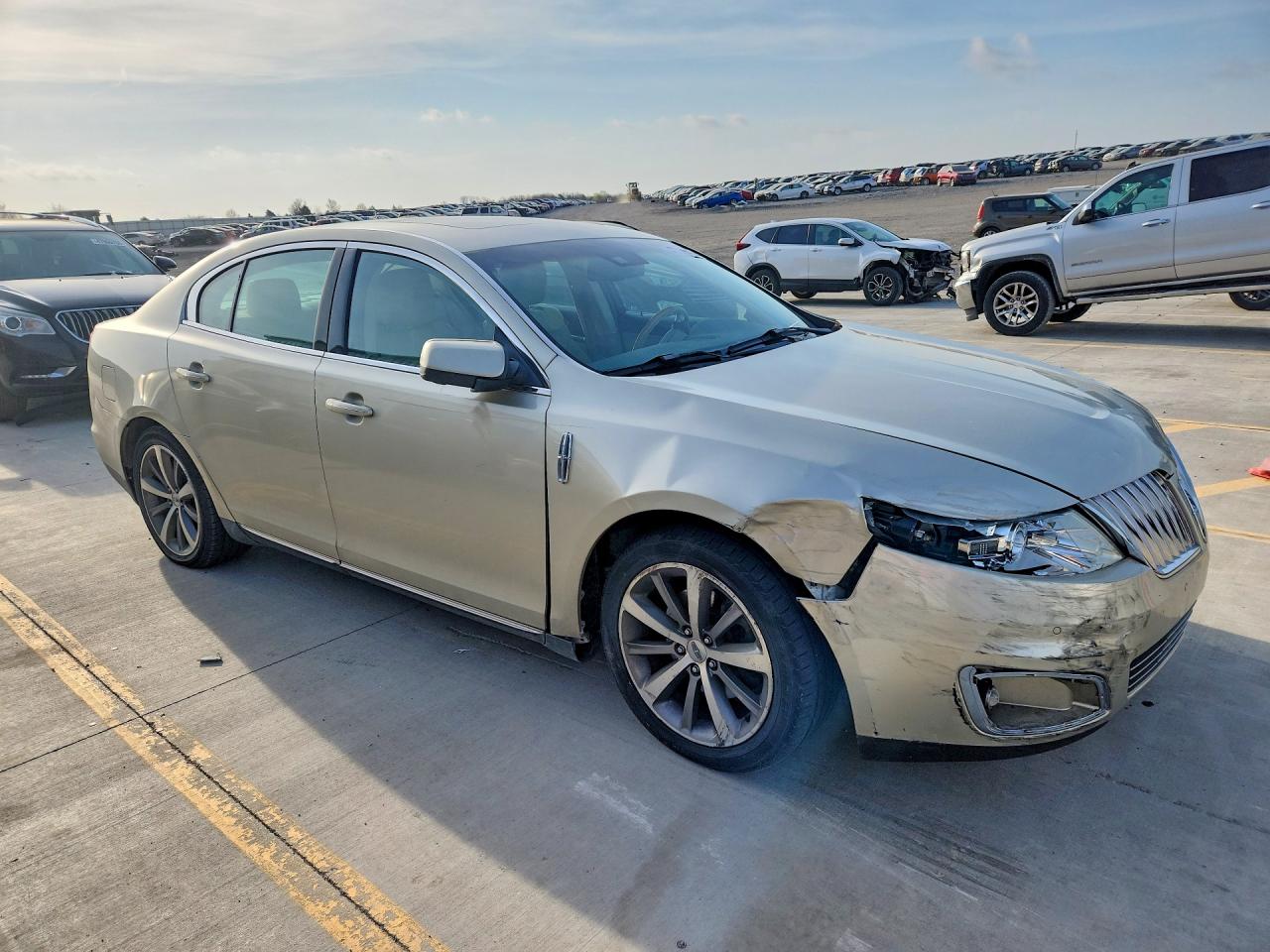 2010 LINCOLN MKS photo 7