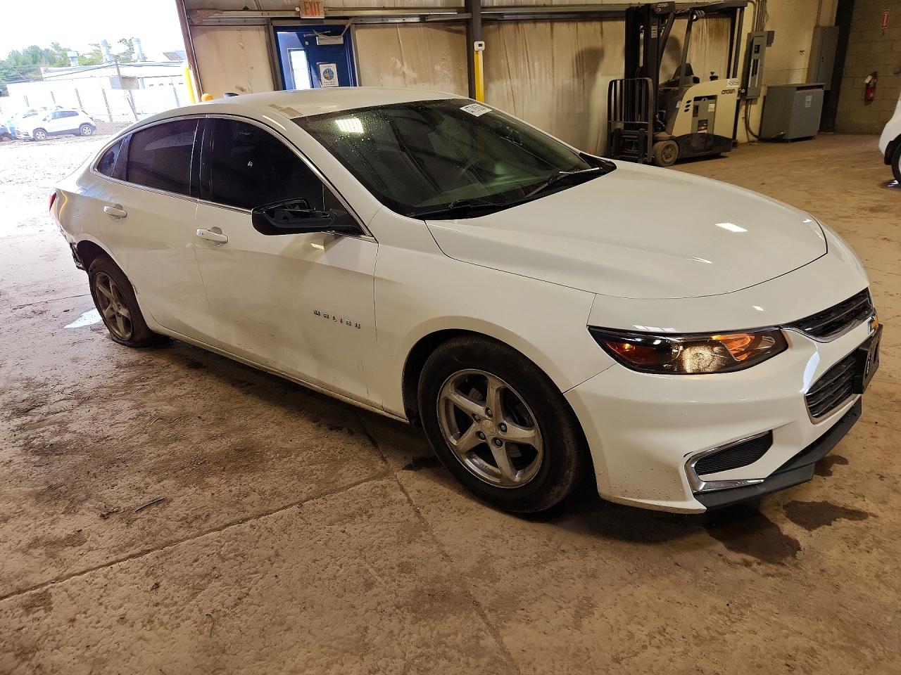 2016 CHEVROLET MALIBU LS photo 4