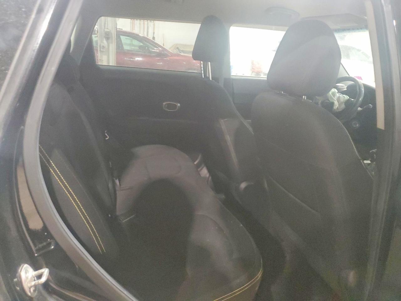 2016 KIA SOUL + photo 28