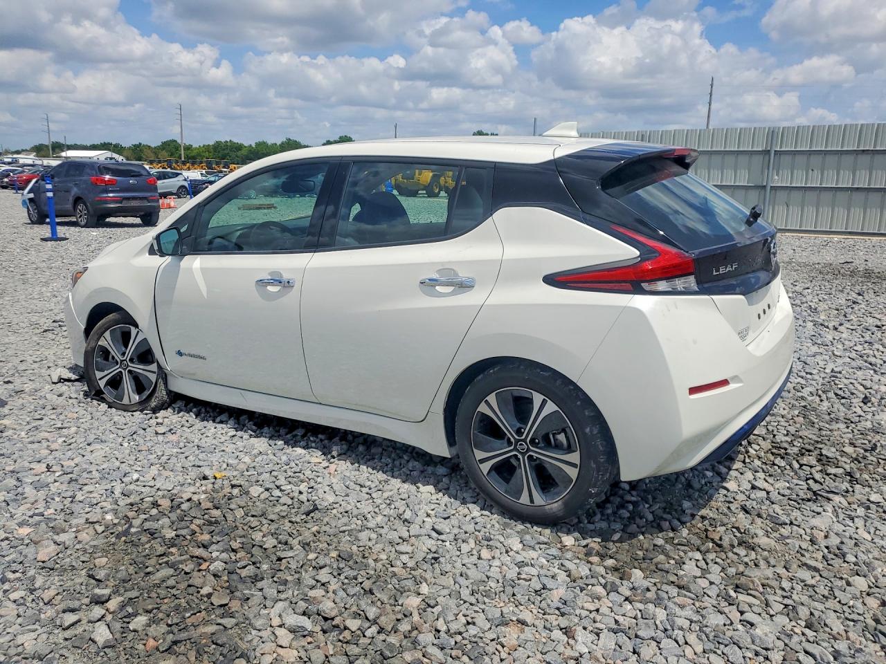 2019 NISSAN LEAF SL PLUS photo 2