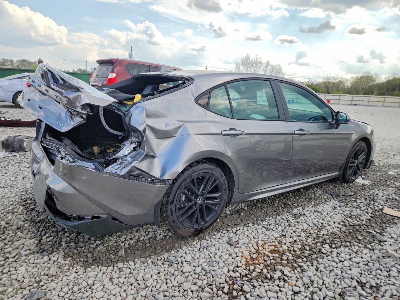 2026 TOYOTA CAMRY SE photo 3