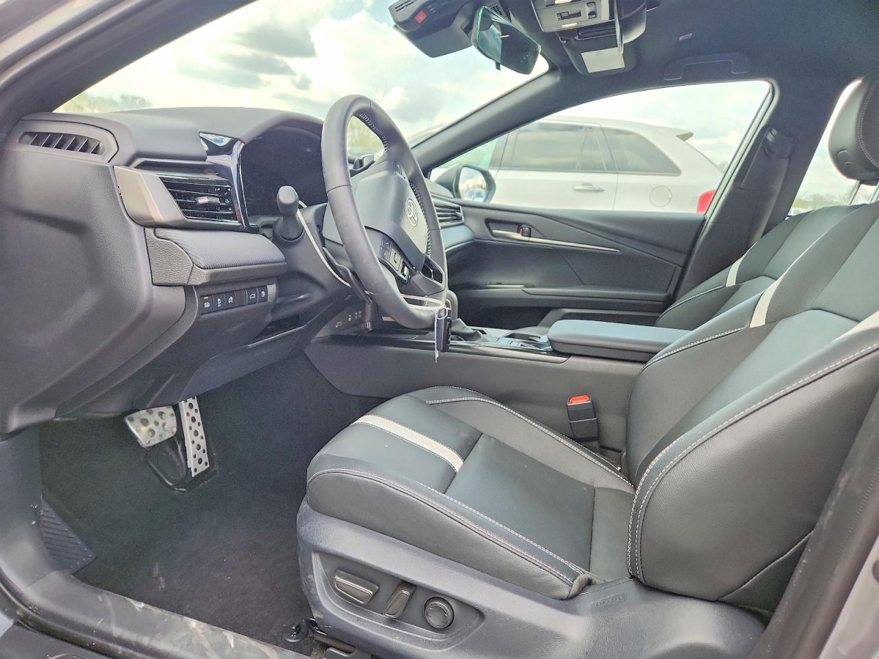 2026 TOYOTA CAMRY SE photo 7