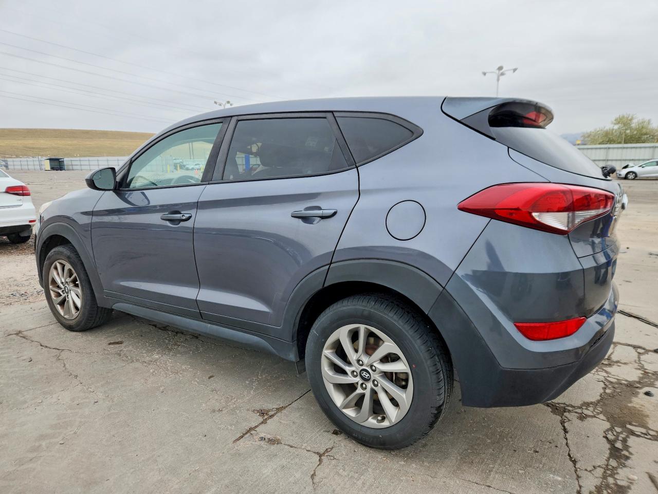 2018 HYUNDAI TUCSON SE photo 4