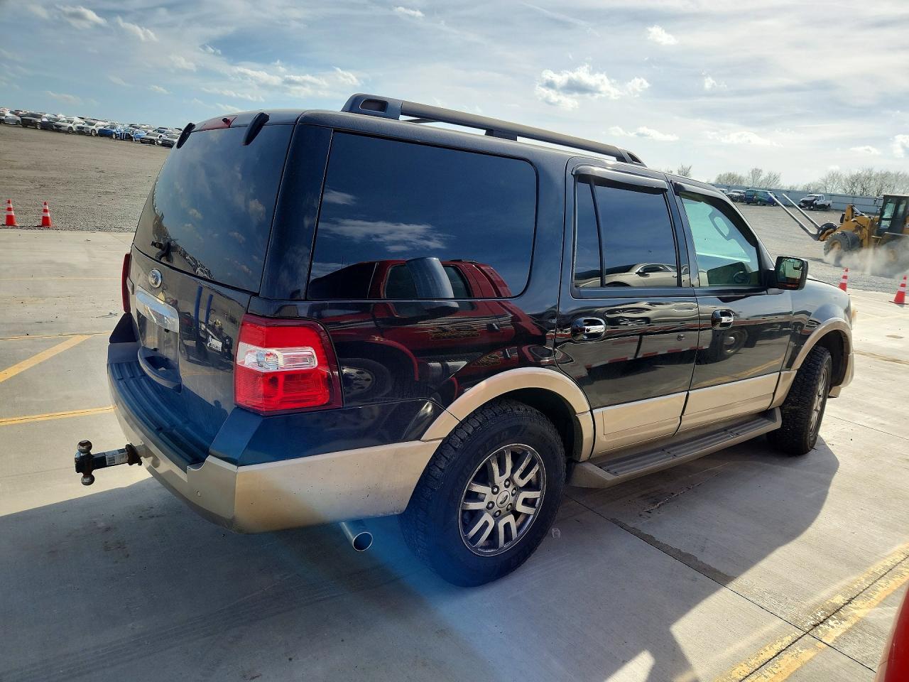 2013 FORD EXPEDITION XLT photo 5
