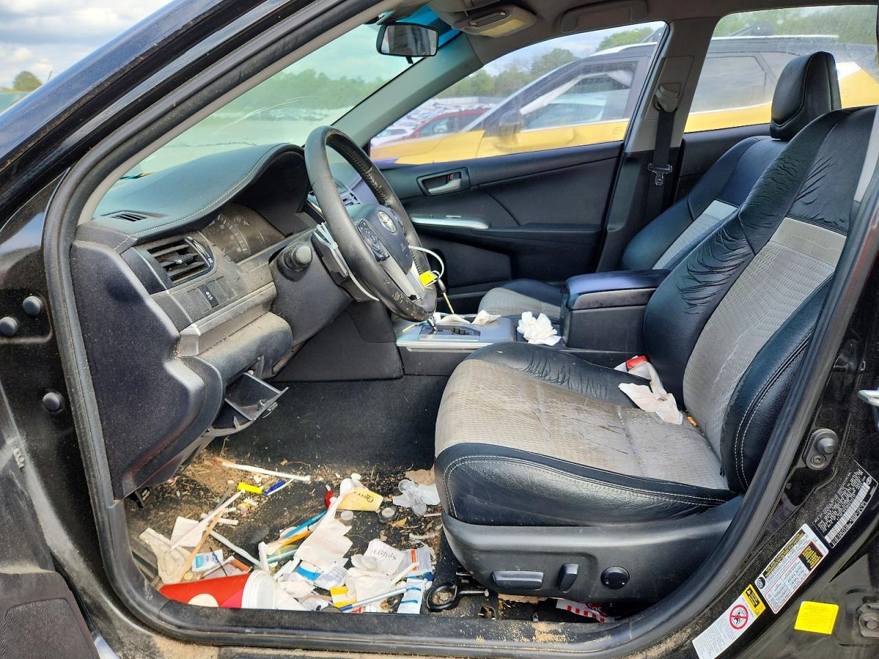 2013 TOYOTA CAMRY SE photo 13