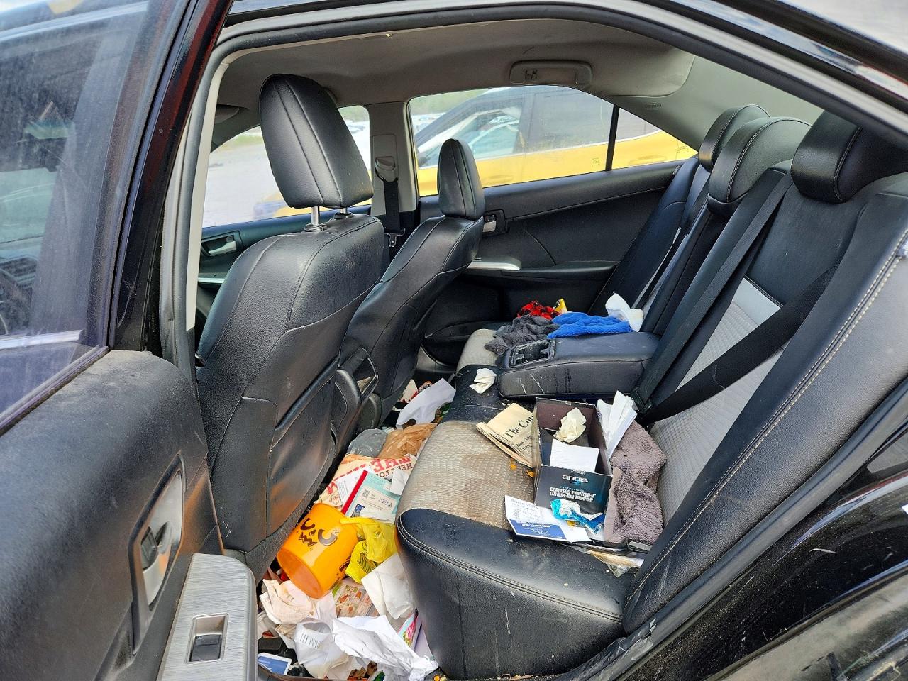 2013 TOYOTA CAMRY SE photo 19