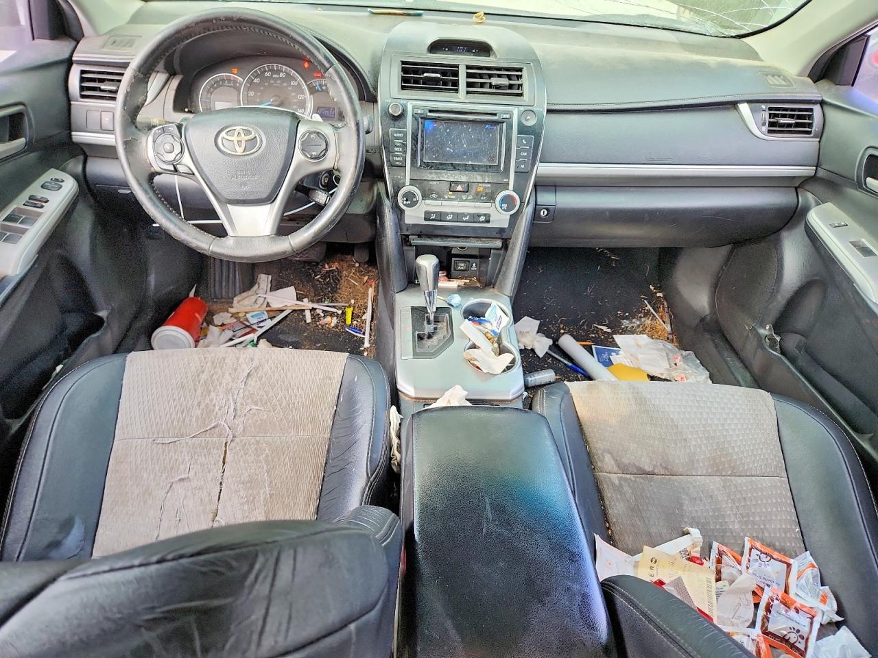 2013 TOYOTA CAMRY SE photo 15