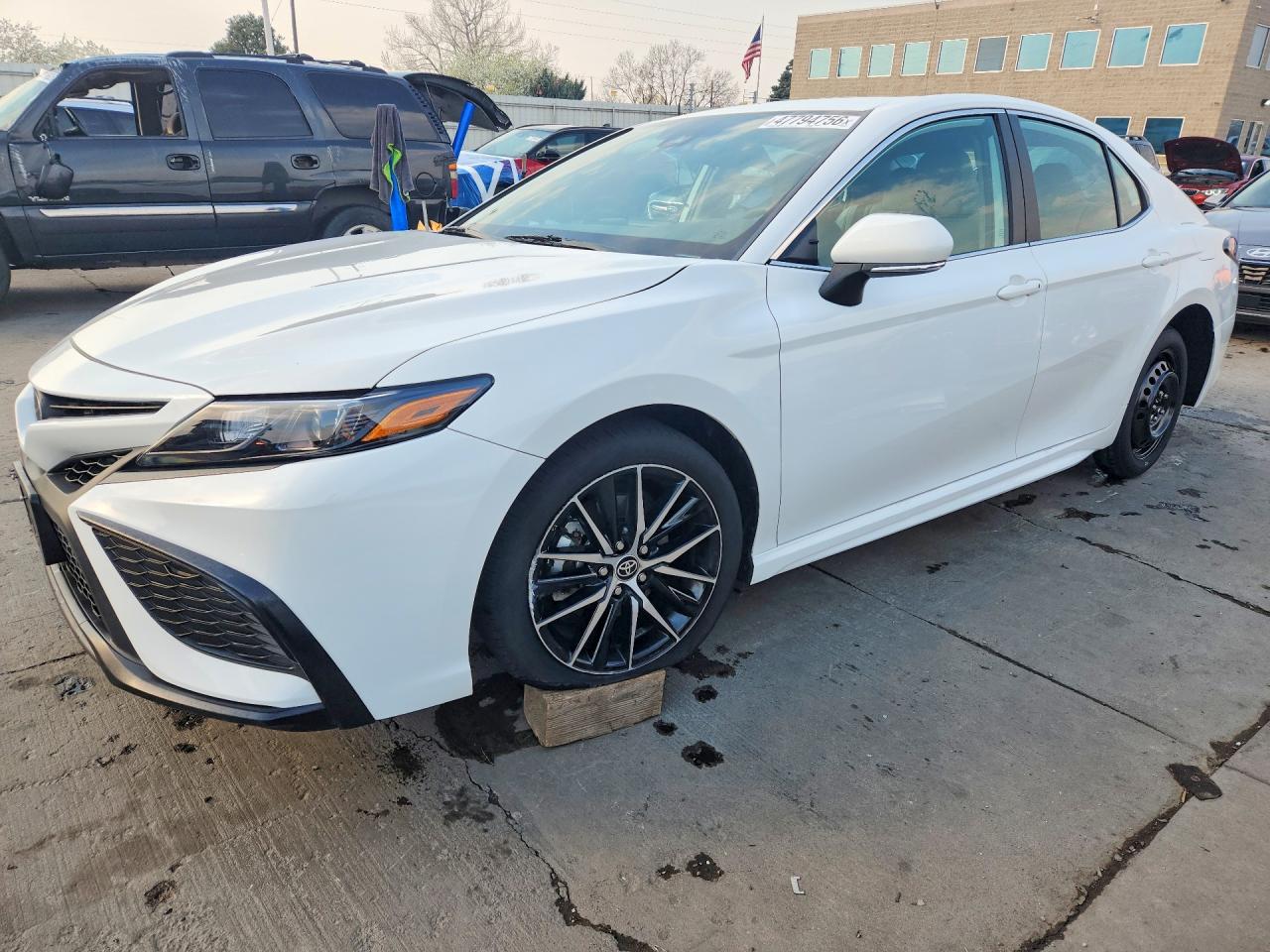 2024 TOYOTA CAMRY