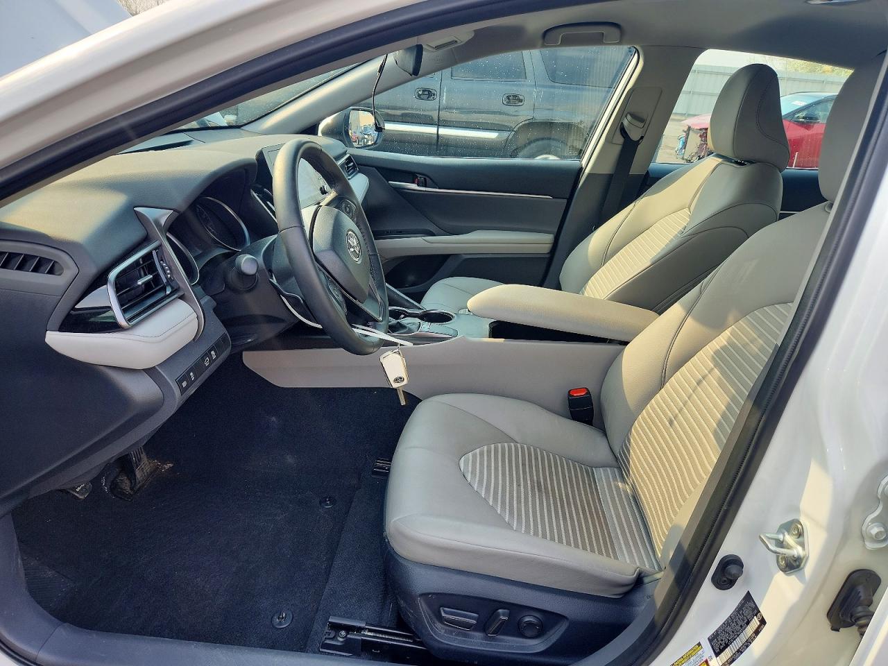 2024 TOYOTA CAMRY SE photo 19