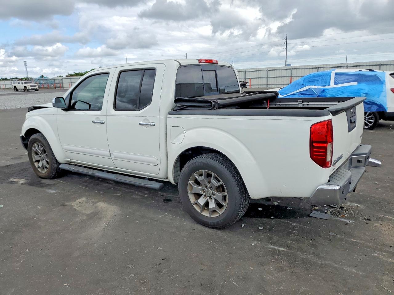 2019 NISSAN FRONTIER SL photo 3