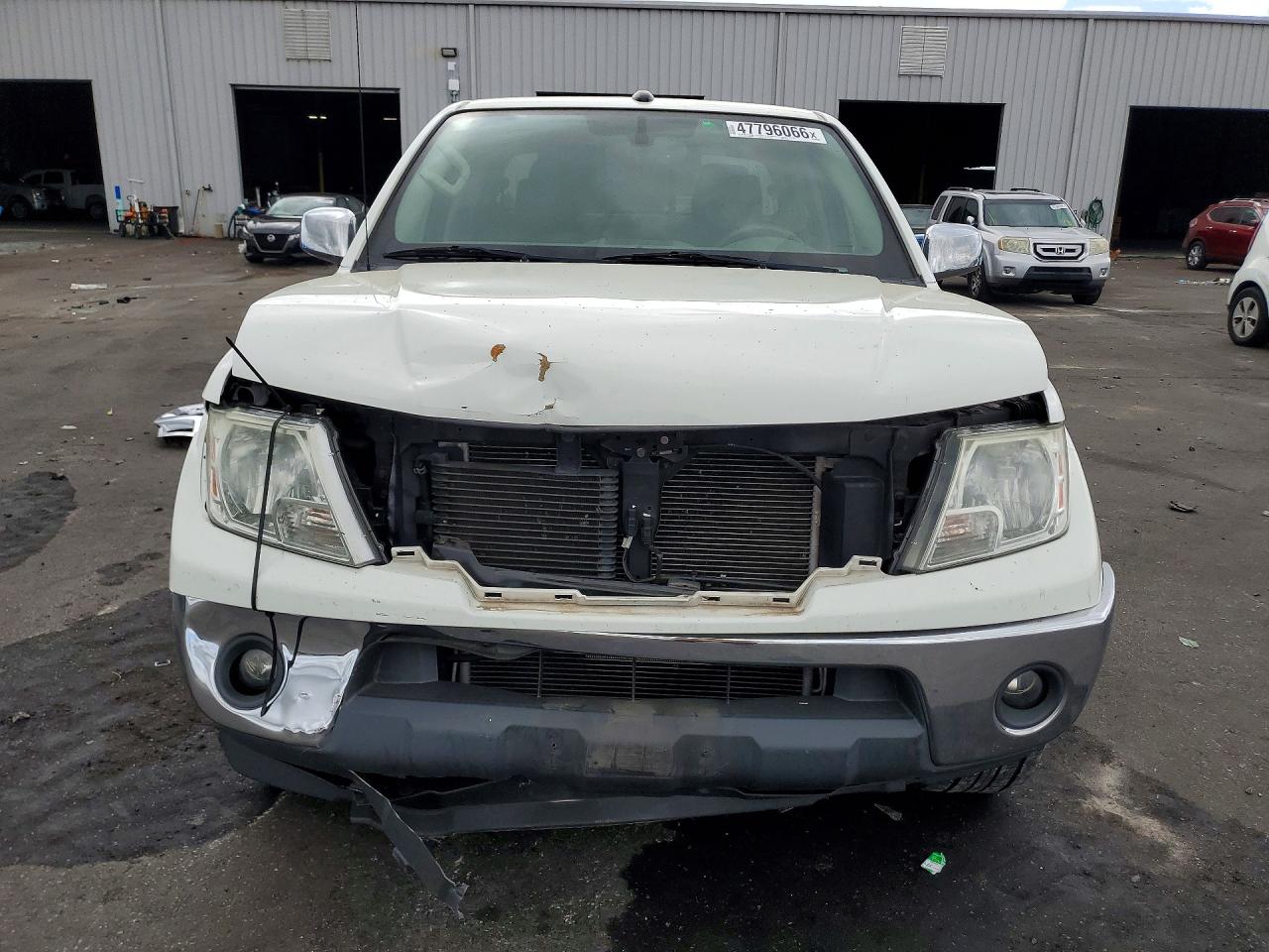 2019 NISSAN FRONTIER SL photo 9