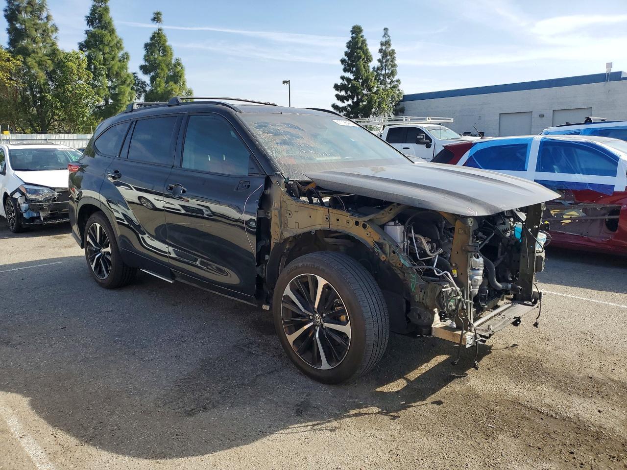 2022 TOYOTA HIGHLANDER XSE photo 7