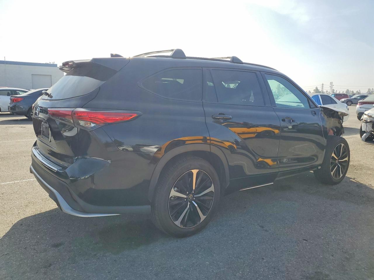 2022 TOYOTA HIGHLANDER XSE photo 5