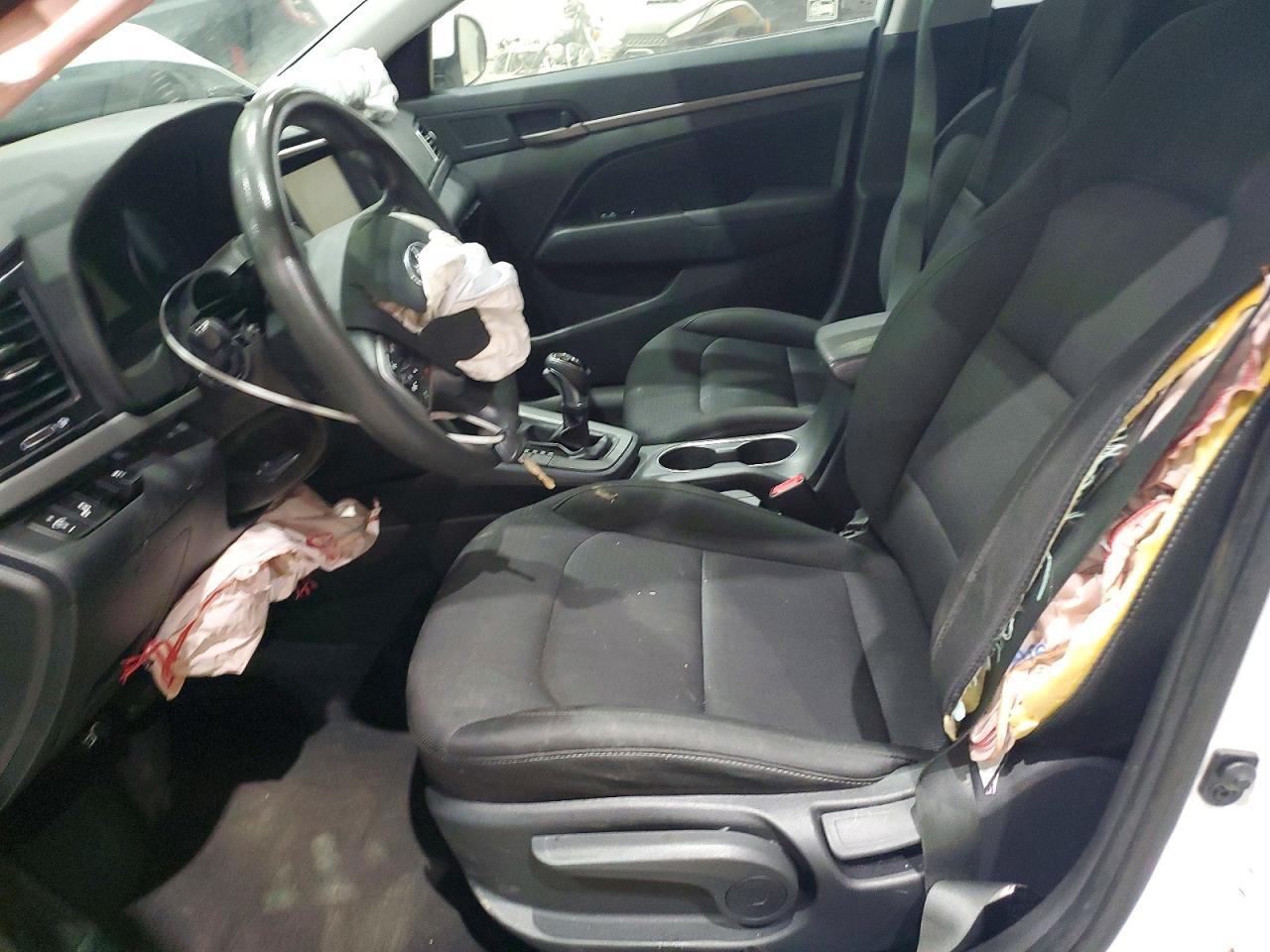 2018 HYUNDAI ELANTRA SEL photo 13