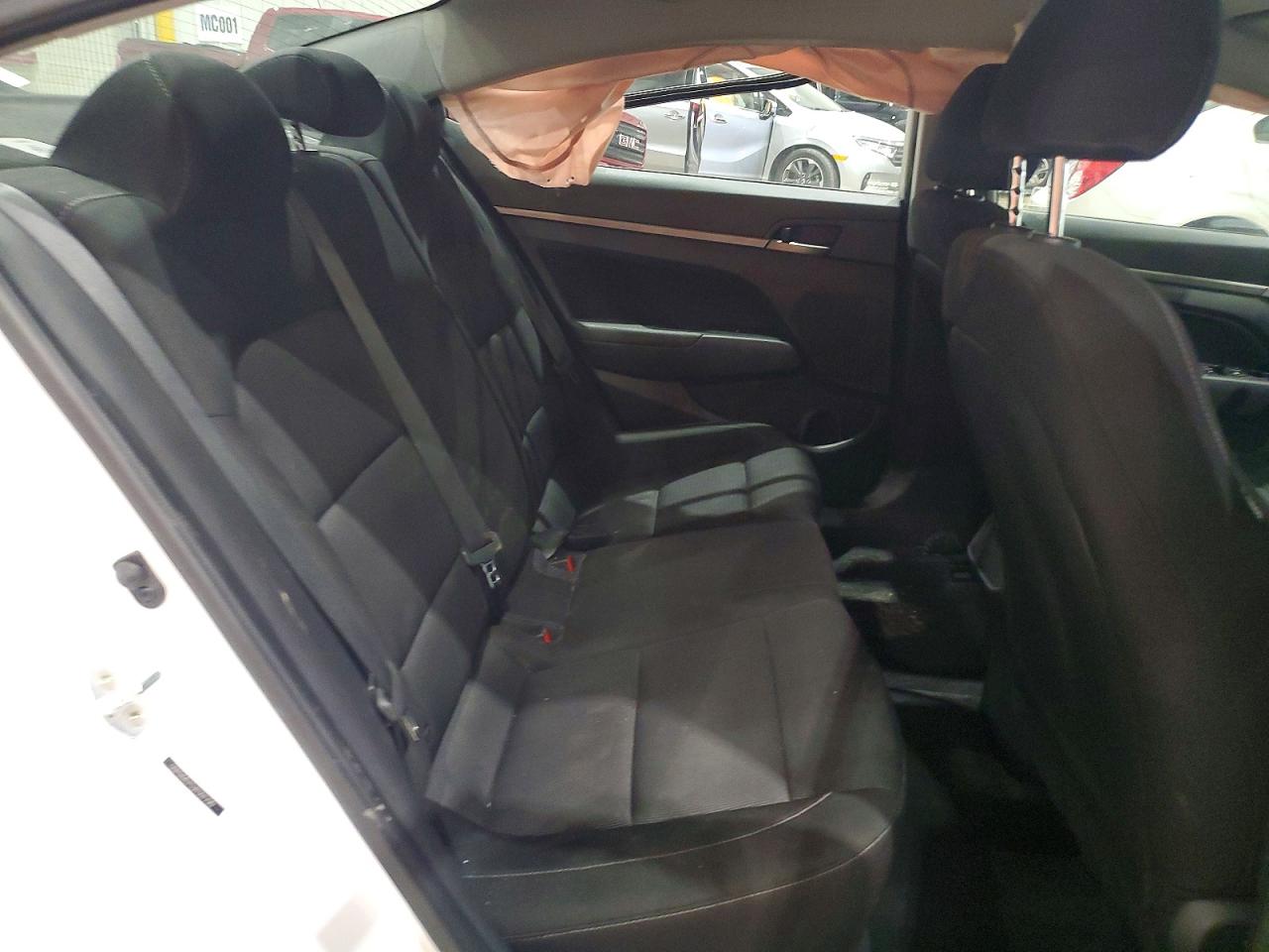 2018 HYUNDAI ELANTRA SEL photo 19