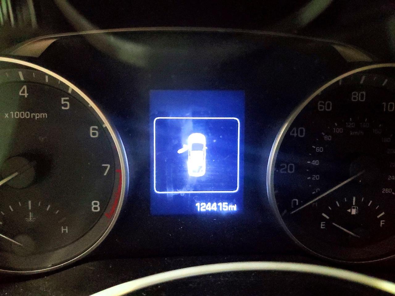 2018 HYUNDAI ELANTRA SEL photo 17
