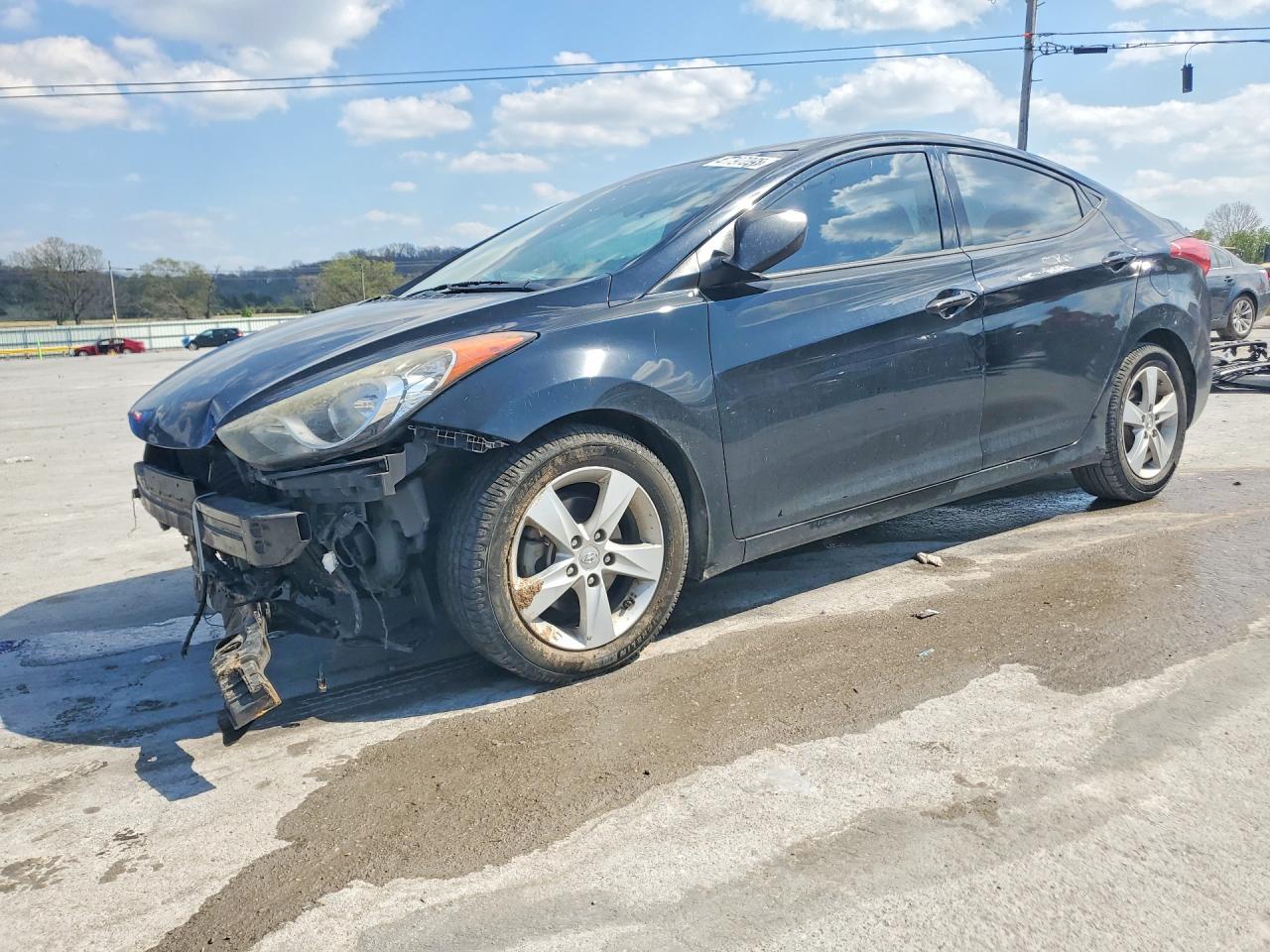 2013 HYUNDAI ELANTRA